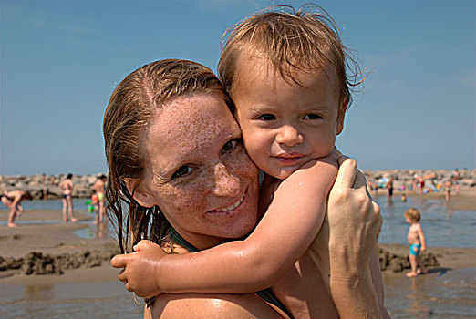 母亲,儿子,海滩