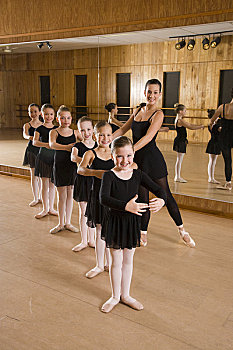 肖像,芭蕾舞者,8-9岁,练习,教师,舞蹈室,镜子,背景