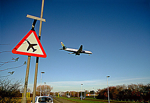 英格兰,伦敦,飞机,进入,陆地,机场,高处,低空飞行,标识,路边