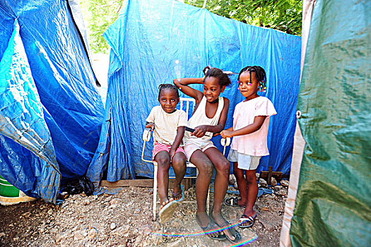 haiti,port,au,prince,young,girls,in,camps