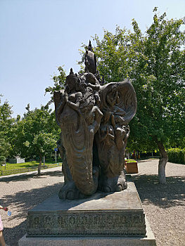 北京梨园主题公园韩美林艺术馆神象雕塑