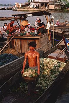 越南,永隆,湄公河三角洲,男人,卸载,洋葱,船