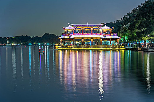 杭州西湖夜景游船