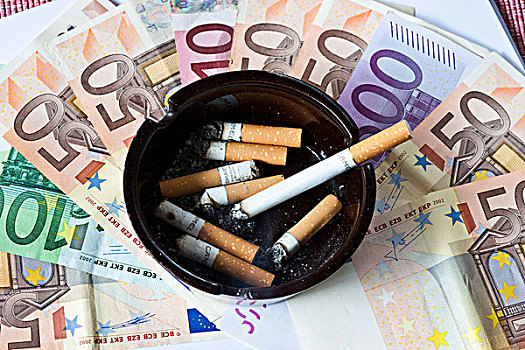 吸烟,钱,欧元,钞票,烟灰缸