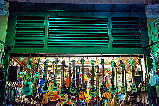 希腊雅典普拉卡老城区吉他乐器店