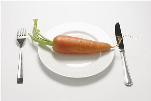 新鲜,胡萝卜,盘子,刀,叉子