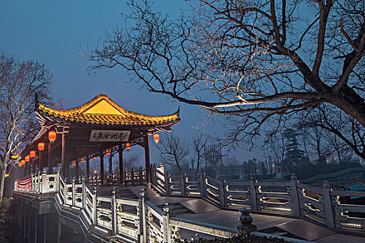 镇江金山寺夜景