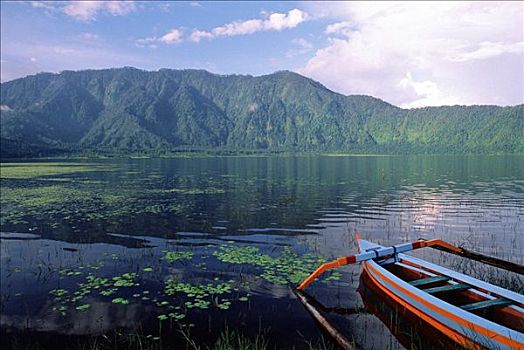 印度尼西亚,巴厘岛,布拉坦湖,火山湖,渔船,前景,条纹状