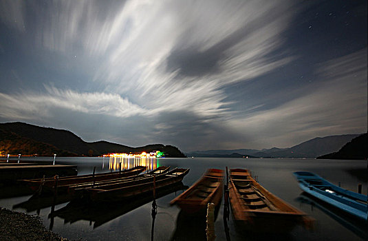 泸沽湖夜景