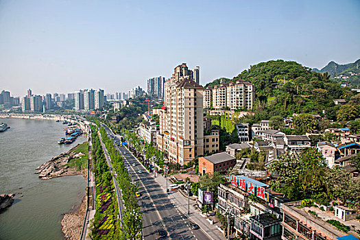 重庆南岸区南滨路低水位下的长江江岸