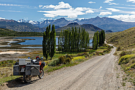 摩托车,碎石路,正面,湖,恰卡布科,区域,智利,南美