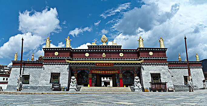 松赞林寺