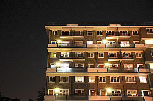 公寓楼,夜晚