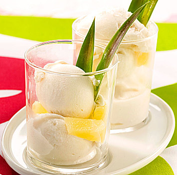 酸奶冰淇淋,菠萝