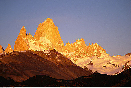 攀升,洛斯格拉希亚雷斯国家公园,圣克鲁斯省,巴塔哥尼亚,阿根廷