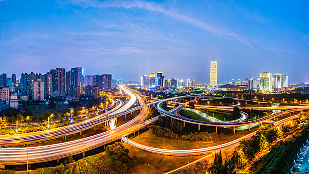 中国河南郑州立交桥建筑夜景