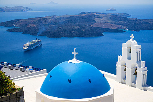 教堂,蓝色,圆顶,屋顶,白色,钟楼,边缘,后面,火山,岛屿,锡拉岛,基克拉迪群岛,爱琴海,希腊,欧洲
