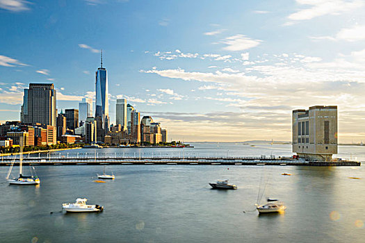 码头,哈得逊河,市区,西部,天际线,世界金融中心,一个,世贸中心,左边,日落,下曼哈顿,纽约,美国