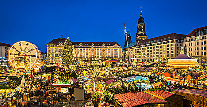 圣诞市场,德累斯顿,德国,夜晚