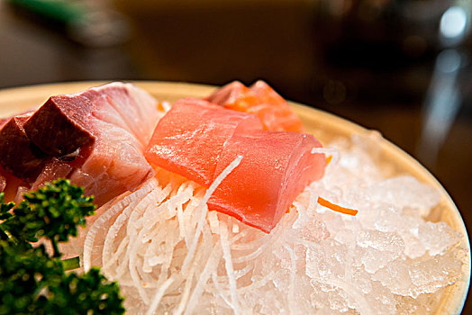 台湾着名的海鲜餐厅,日式料理生鱼片,鱼货新鲜肉质鲜美
