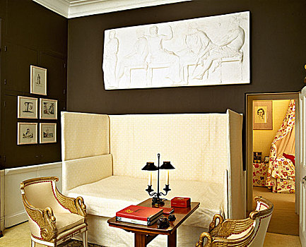 白天,床,下方,古典风格,石膏,檐壁,两个,镀金,软垫,椅子