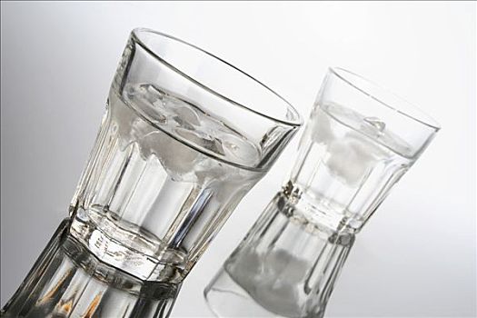两个,玻璃杯,水