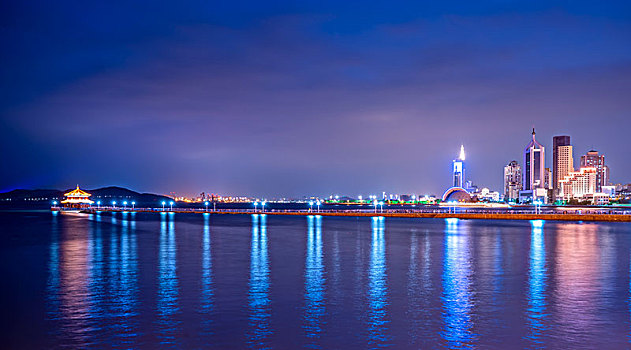 青岛城市建筑景观夜景