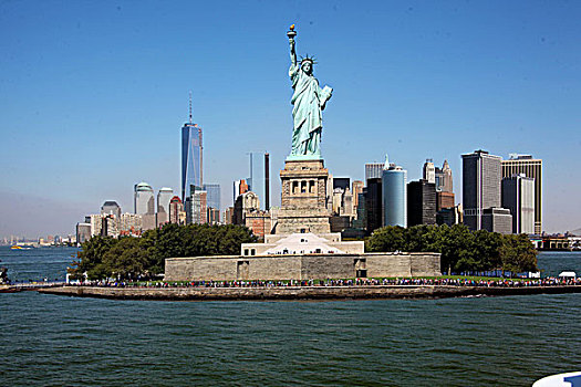 美国纽约曼哈顿岛及自由女神像