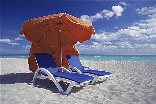 两个,休闲椅,沙滩伞,海滩