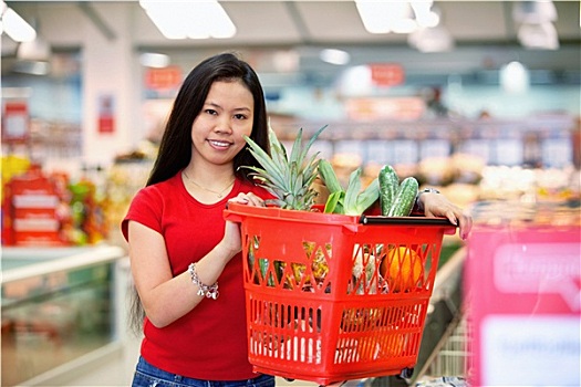 亚洲女性,超市
