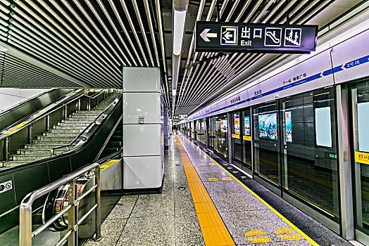 湖南省长沙市城际地铁月台建筑景观