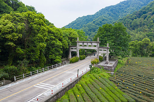 杭州西湖梅家坞梅灵路隧道航拍