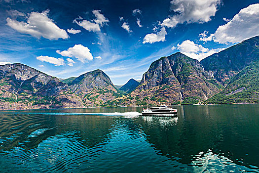 风景,渡轮,松恩峡湾,松奥菲尔当纳,西部,挪威