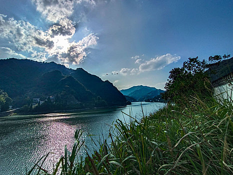 新安江,山水画廊