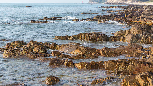 冠头岭海滩礁石
