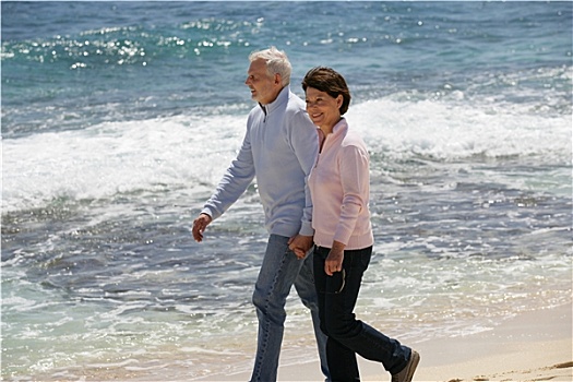 微笑,老年,夫妻,走,海滩,握手