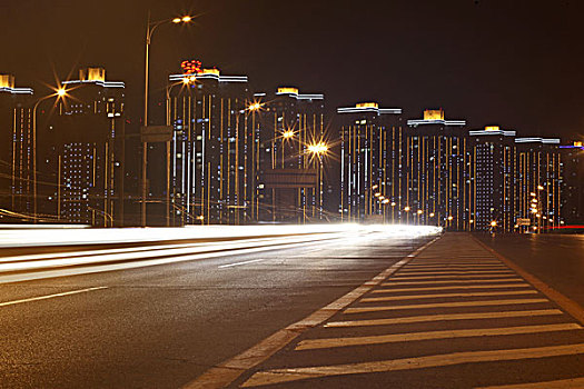 城市道路夜景