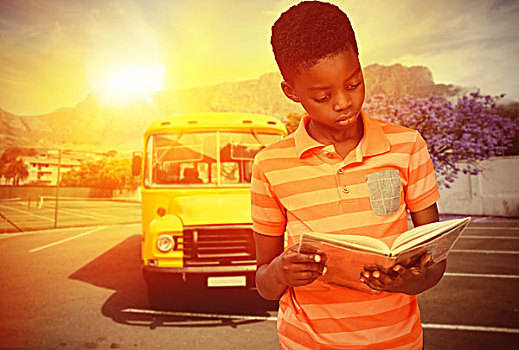 合成效果,图像,可爱,男孩,读,书本,图书馆,黄色,校车,等待,学生
