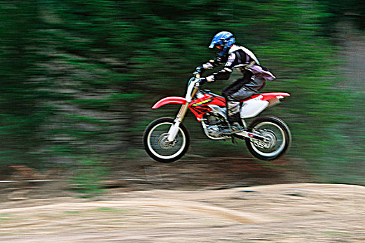 摩托车越野赛,骑乘,跳跃,泥土,堆,动态,模糊,不列颠哥伦比亚省,加拿大