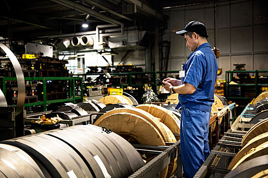 日本,男人,戴着,棒球帽,蓝色,站立,工厂,工作