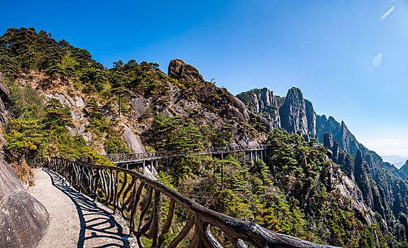 江西上饶三清山西海岸峡谷栈道