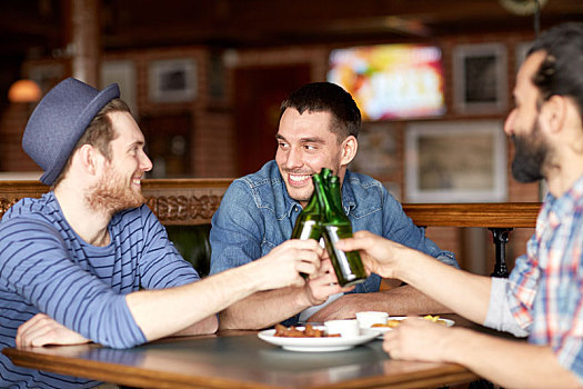 高兴,男性,朋友,喝,啤酒,酒吧