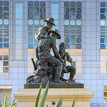 旧金山,市政厅轴线上的拓荒者雕塑