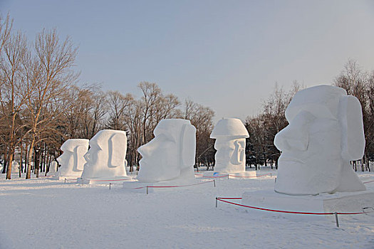 雪雕复活节岛巨人头像