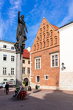 波兰克拉科夫老城广场圣玛利教堂