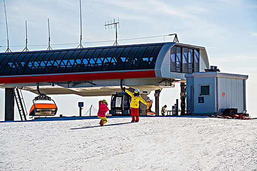 滑雪场设施