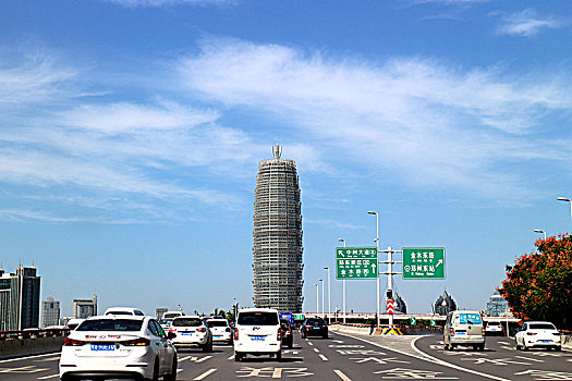 河南郑州有个,大玉米,高280米,是郑州地标