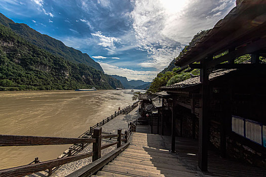 三峡人家江边风光