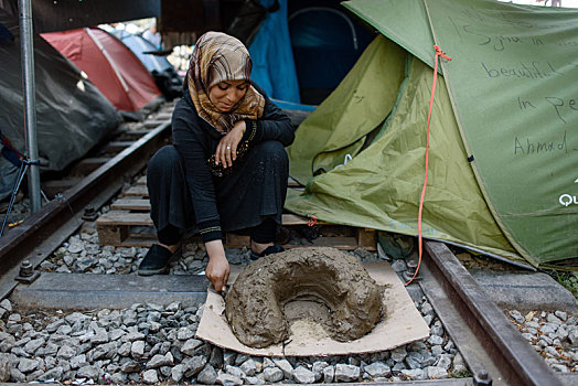 女人,建筑,壁炉,黏土,难民,露营,希腊,边远地区,马其顿,四月