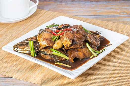 中式菜肴红烧鲅鱼块